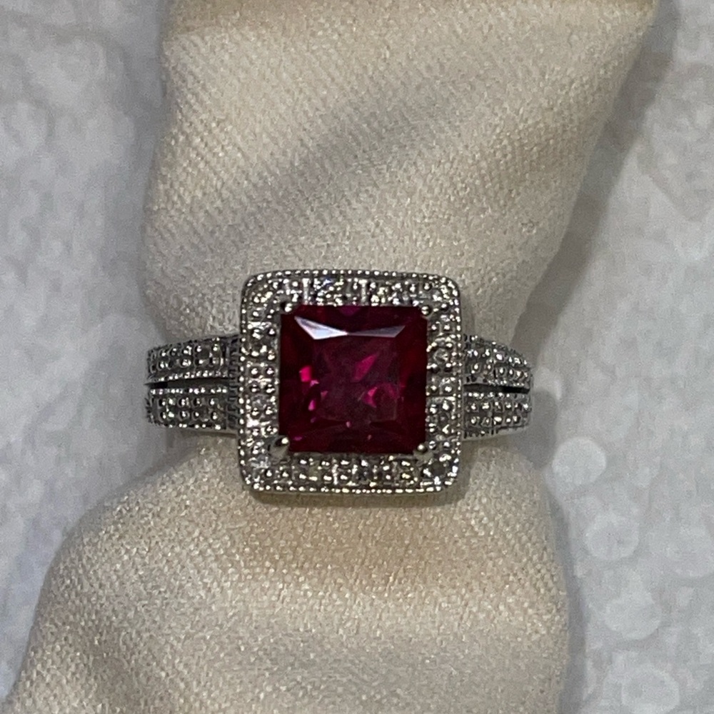 Kay Jewelers 10k White Gold Lab-created Princess Cut Ruby and Diamond Ring -sz 7